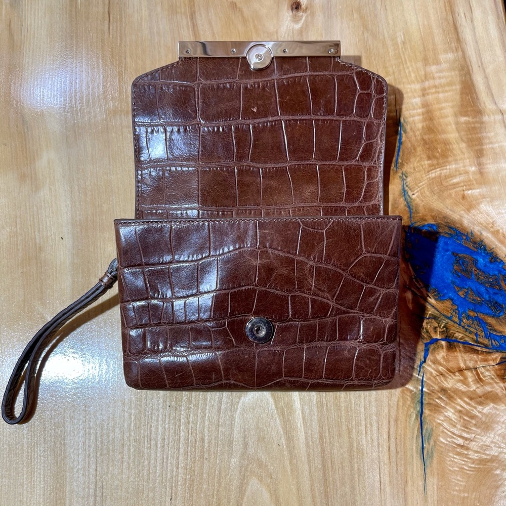 BROWN LEATHER KATE SPADE WRISTLET - Picture 6 of 11